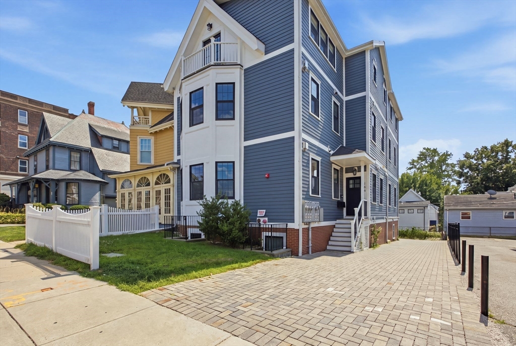 144 Highland Ave # 4