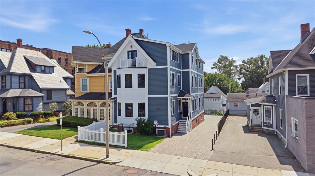 144 Highland Ave # 4