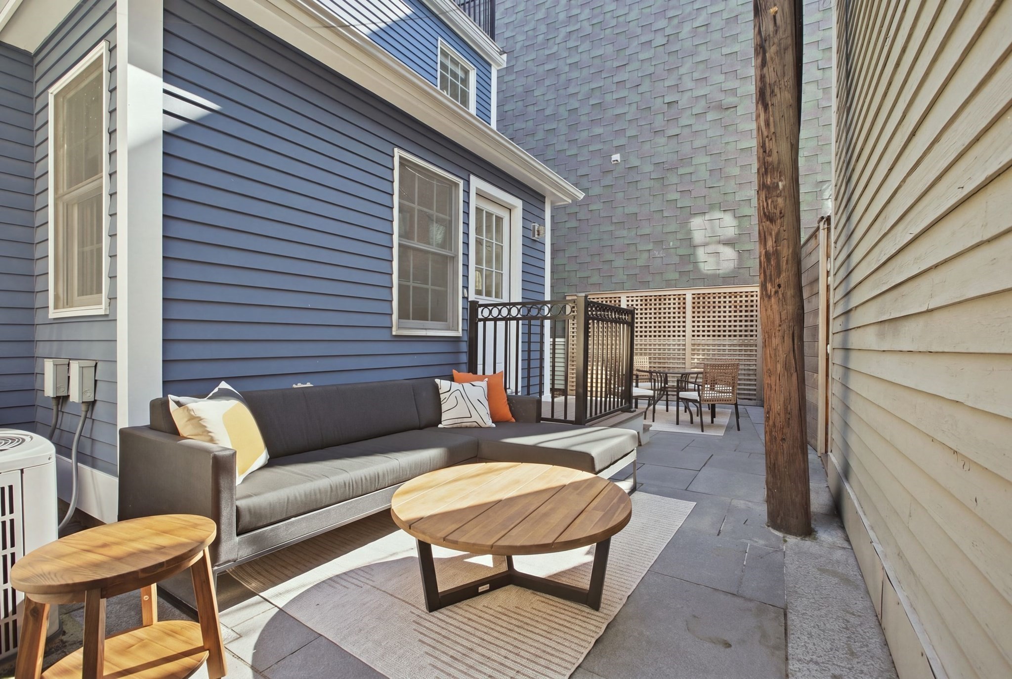 32 Pleasant Street