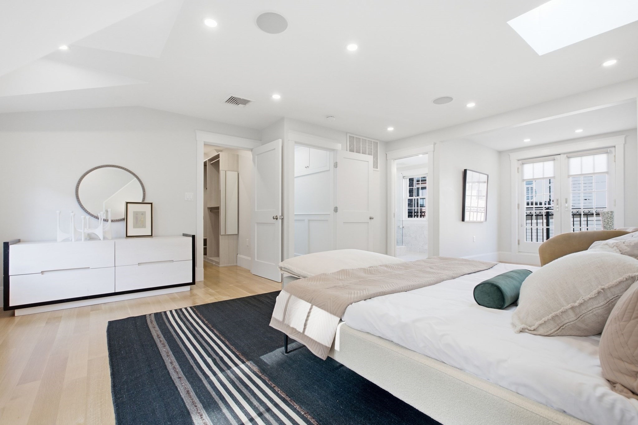 32 Pleasant Street