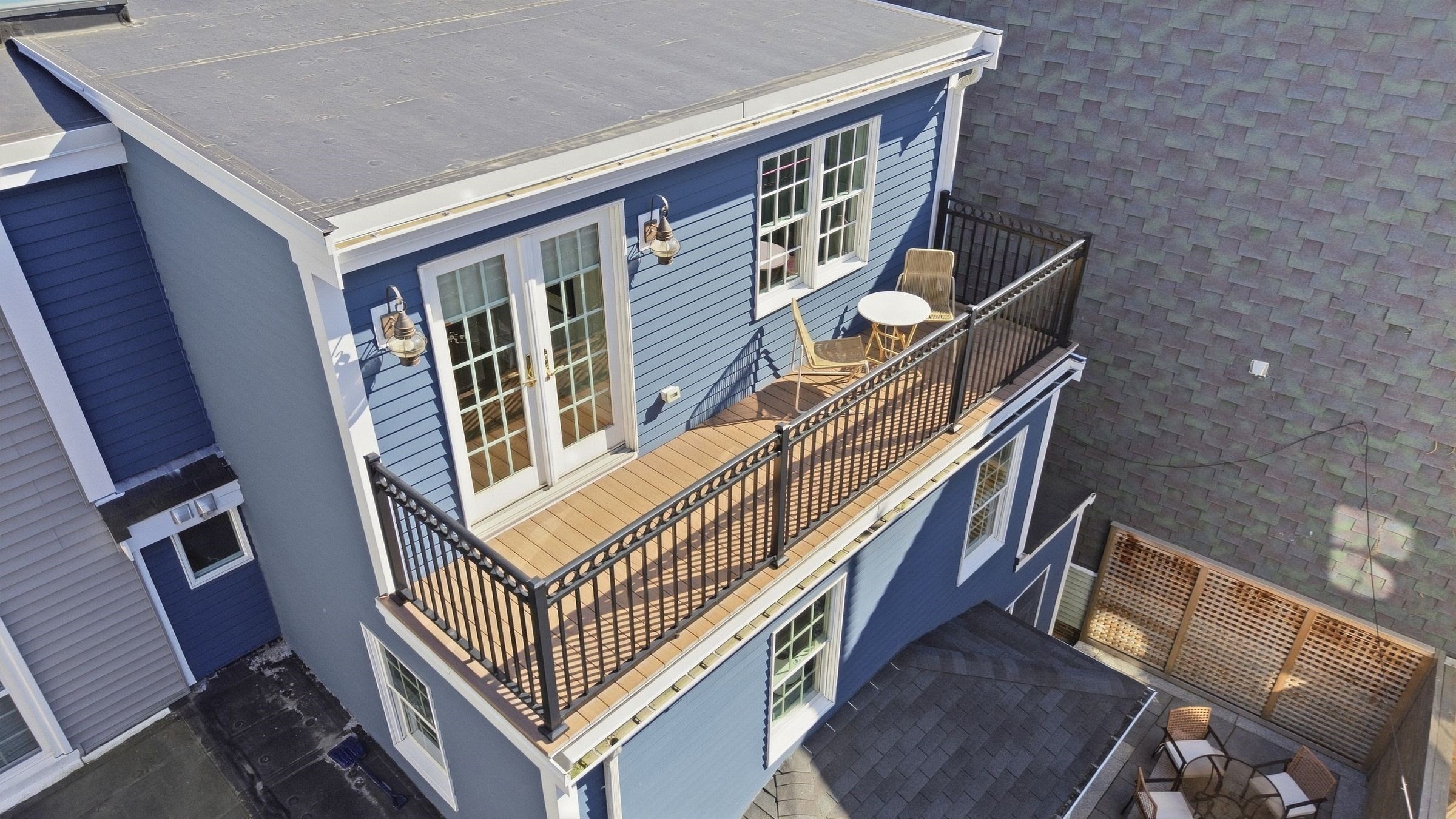 32 Pleasant Street