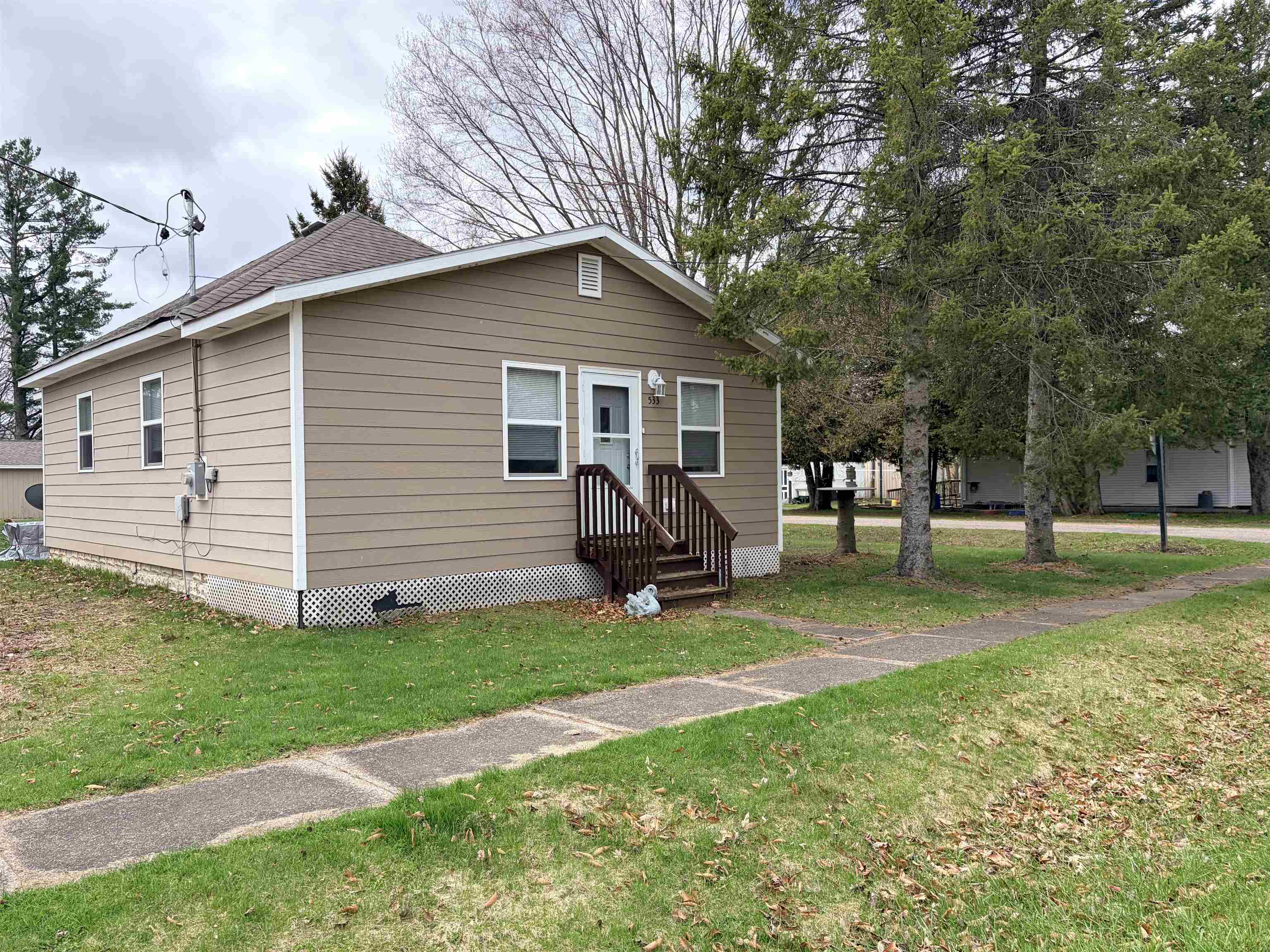 533 MILL Street