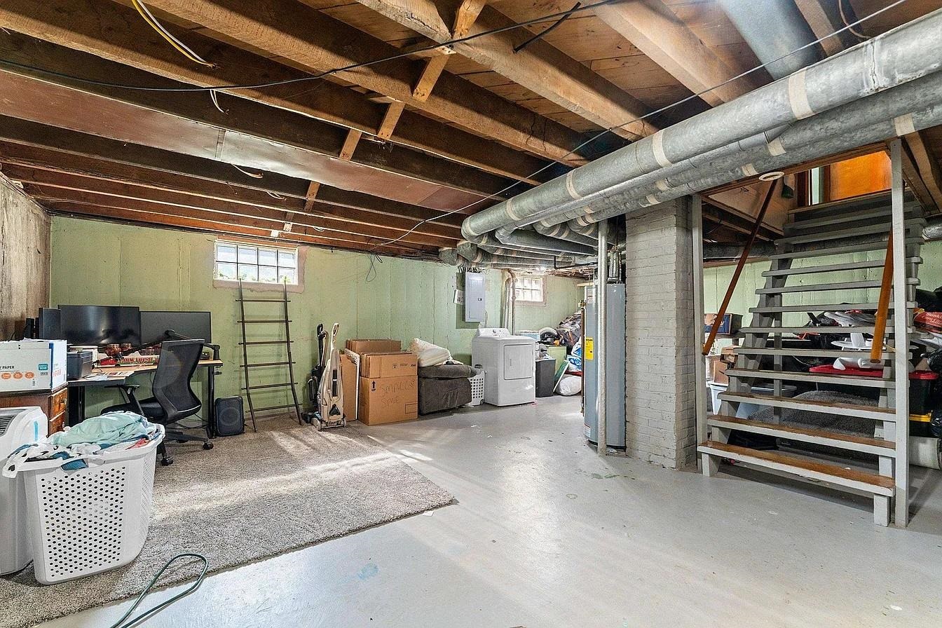 207 ROLLAND Street