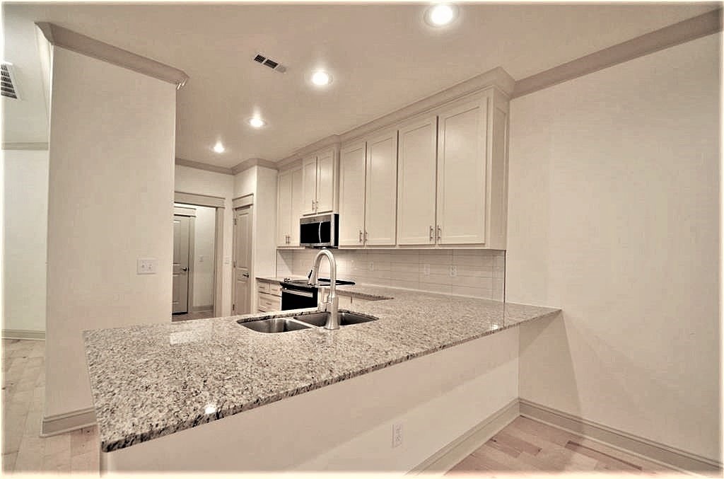 1621 S 17th Place