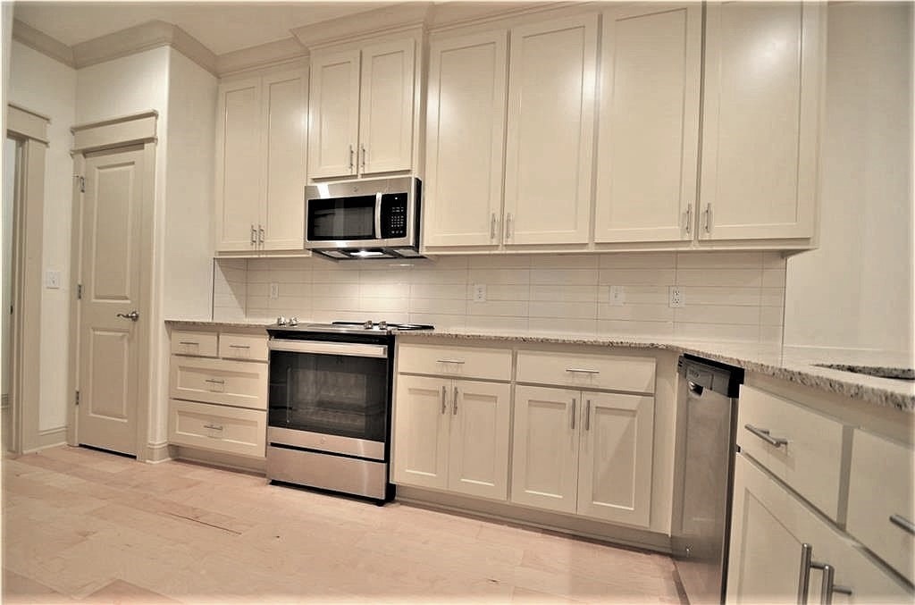 1621 S 17th Place