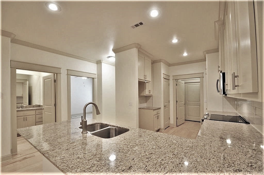 1621 S 17th Place
