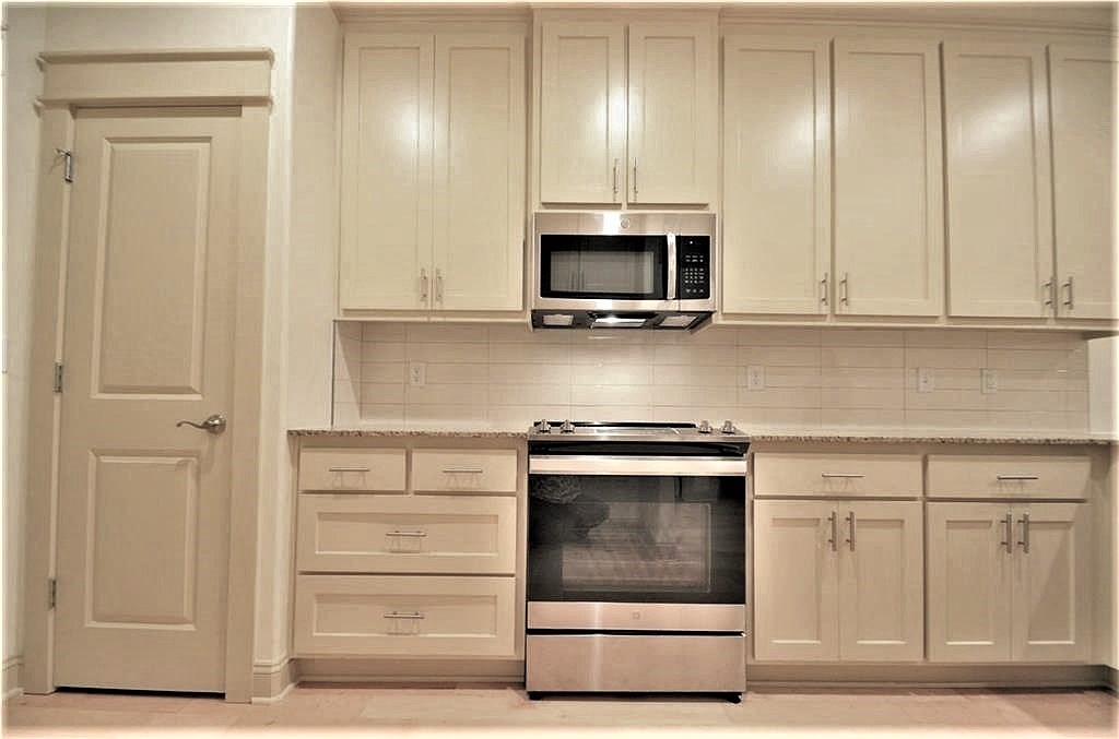 1621 S 17th Place