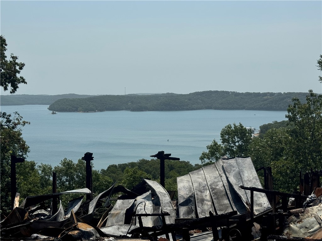 21115 Lake Ridge Place