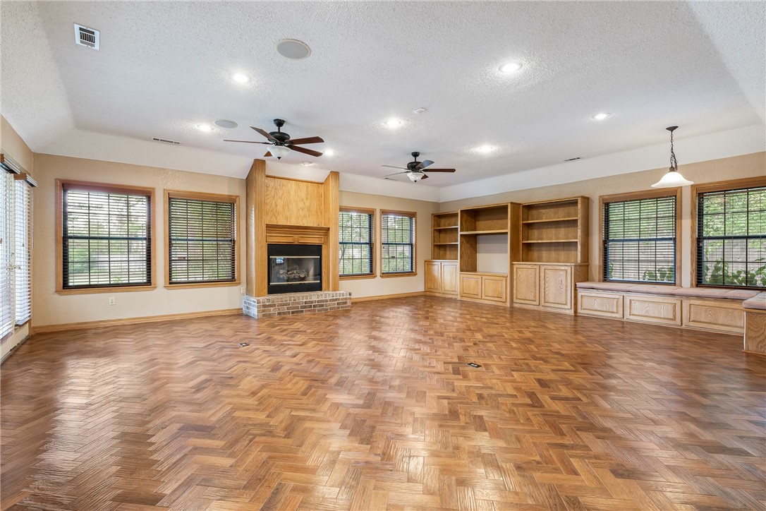1211 Countrywood Circle