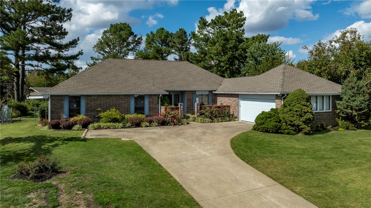 1211 Countrywood Circle