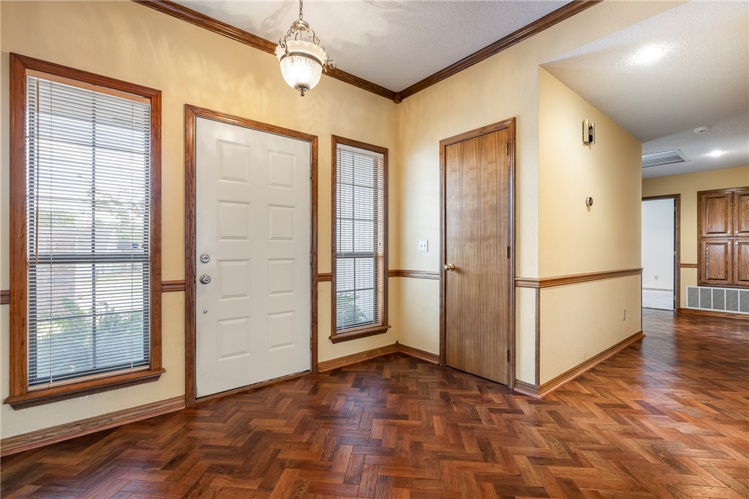 1211 Countrywood Circle