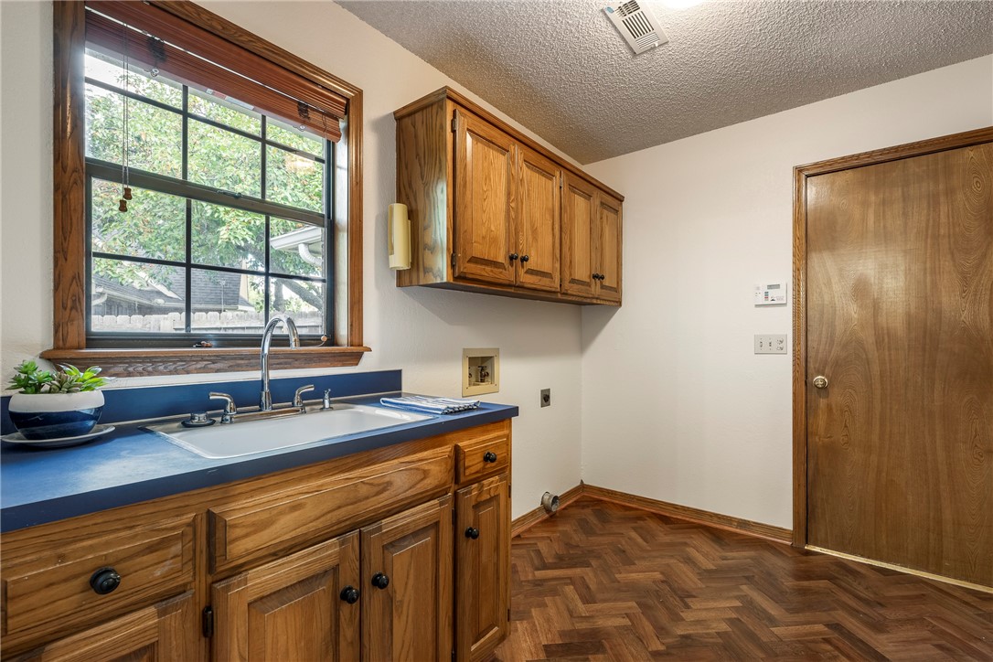 1211 Countrywood Circle