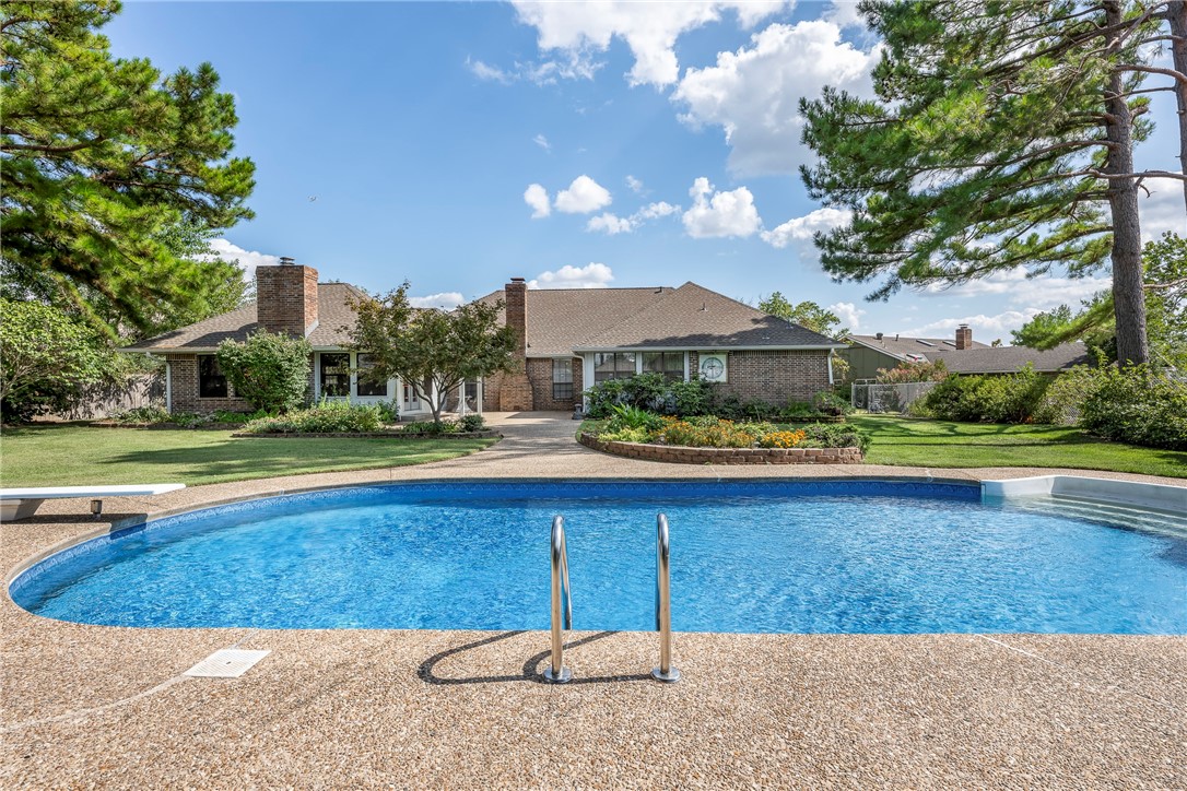1211 Countrywood Circle