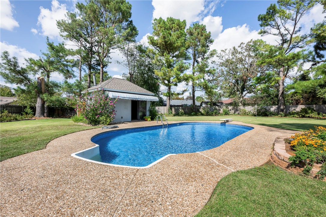 1211 Countrywood Circle