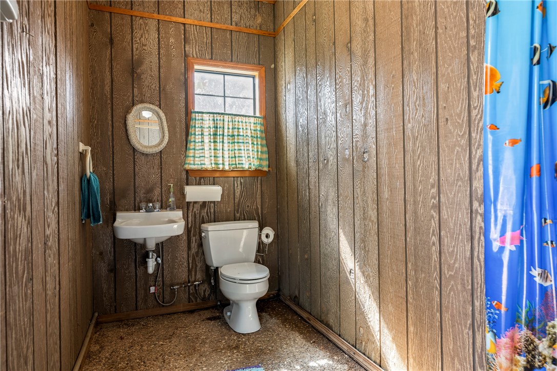 1211 Countrywood Circle