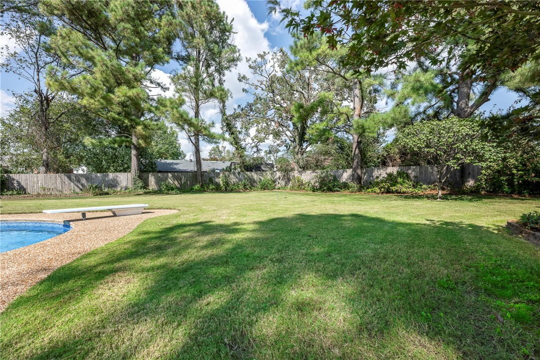 1211 Countrywood Circle