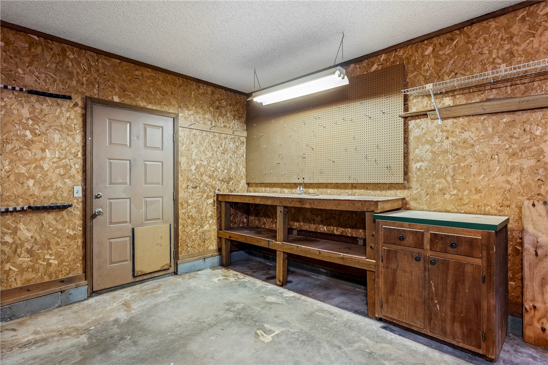 1211 Countrywood Circle