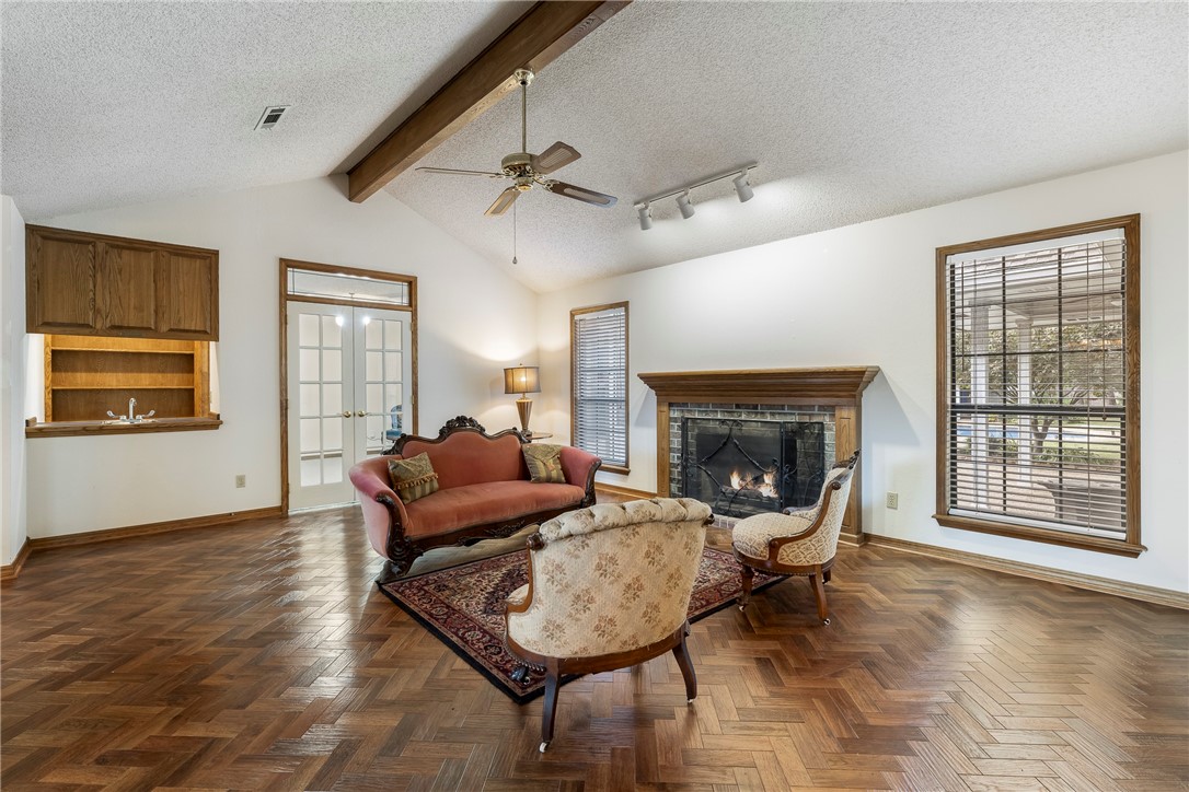 1211 Countrywood Circle