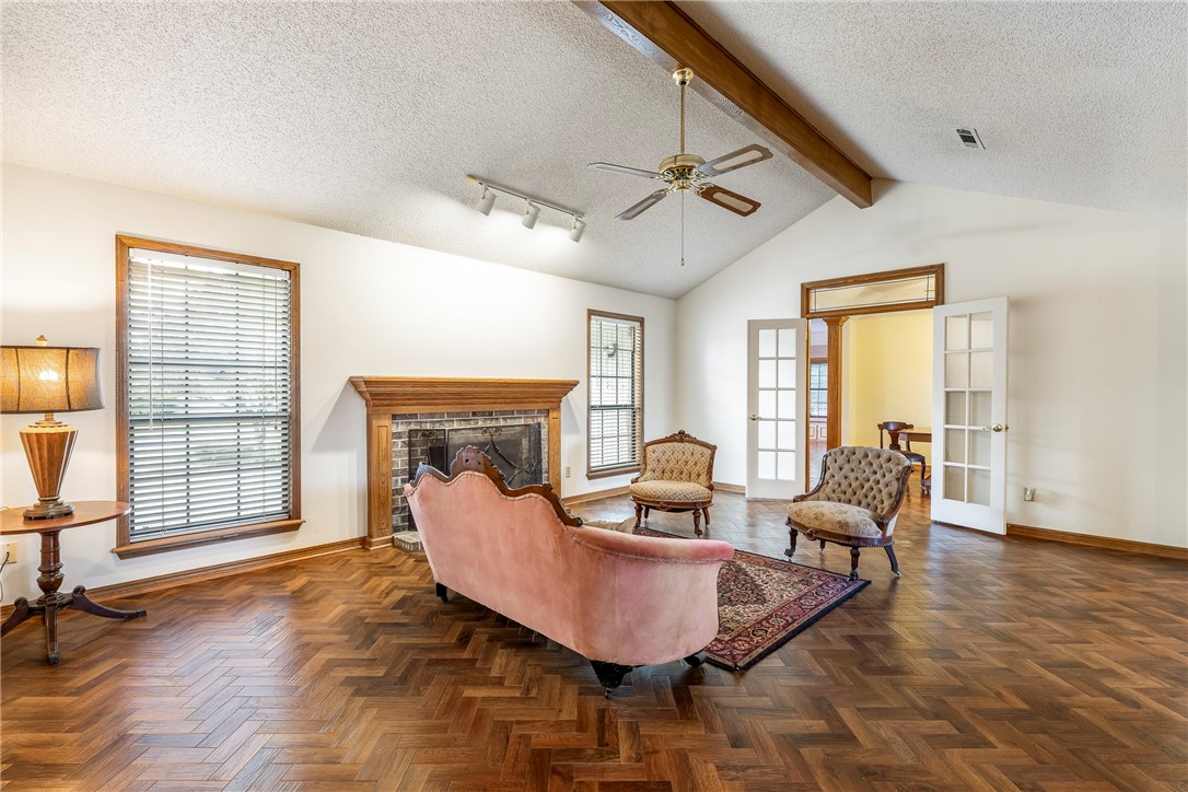 1211 Countrywood Circle