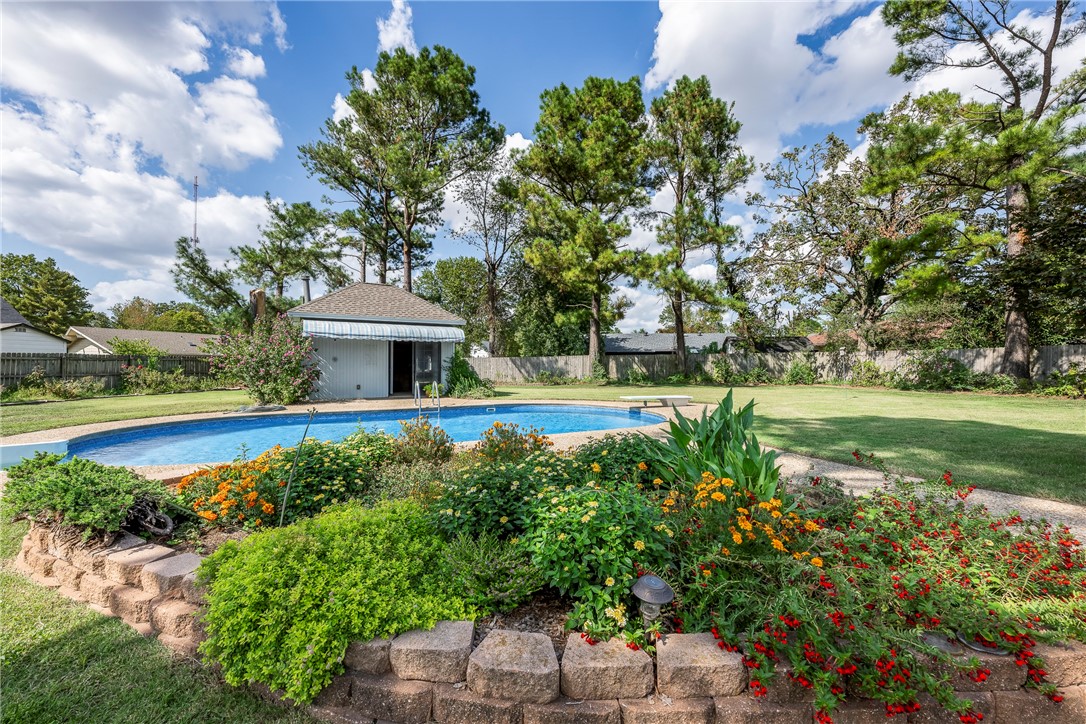 1211 Countrywood Circle