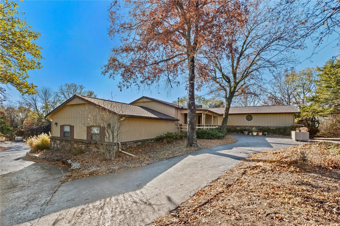 12585 Lodge Drive