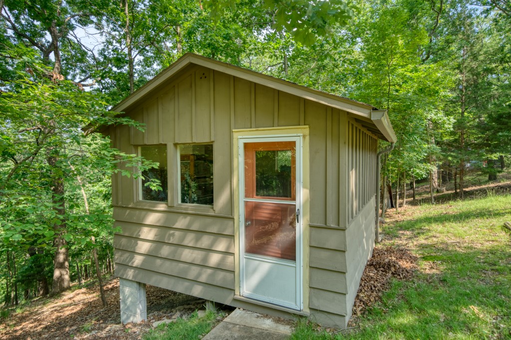 122 Hillcrest Road