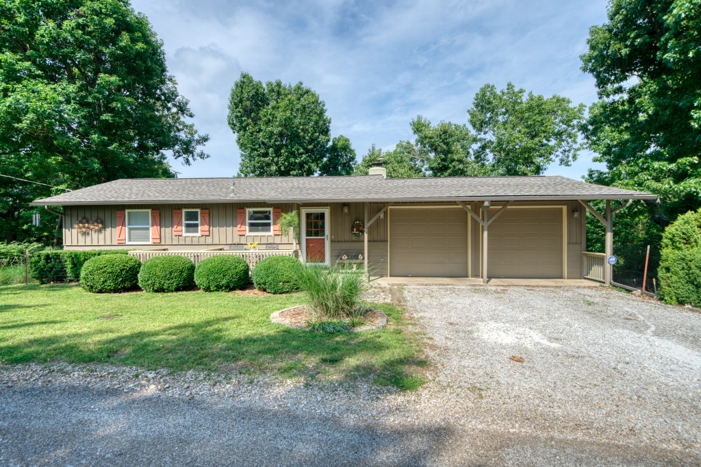 122 Hillcrest Road