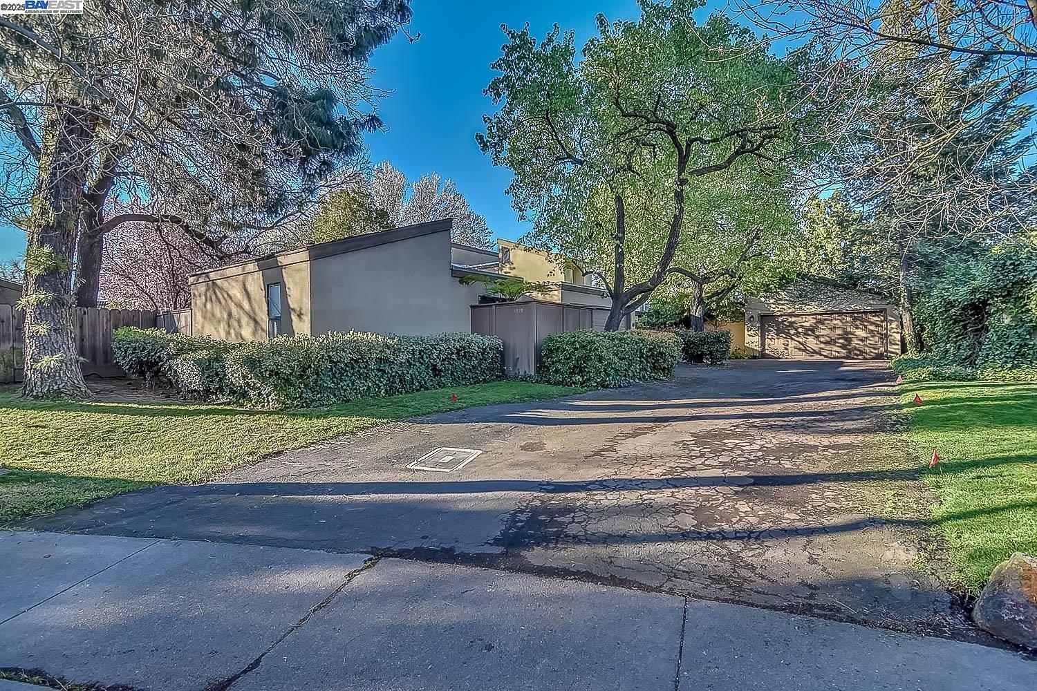 5529 Sandpiper Court