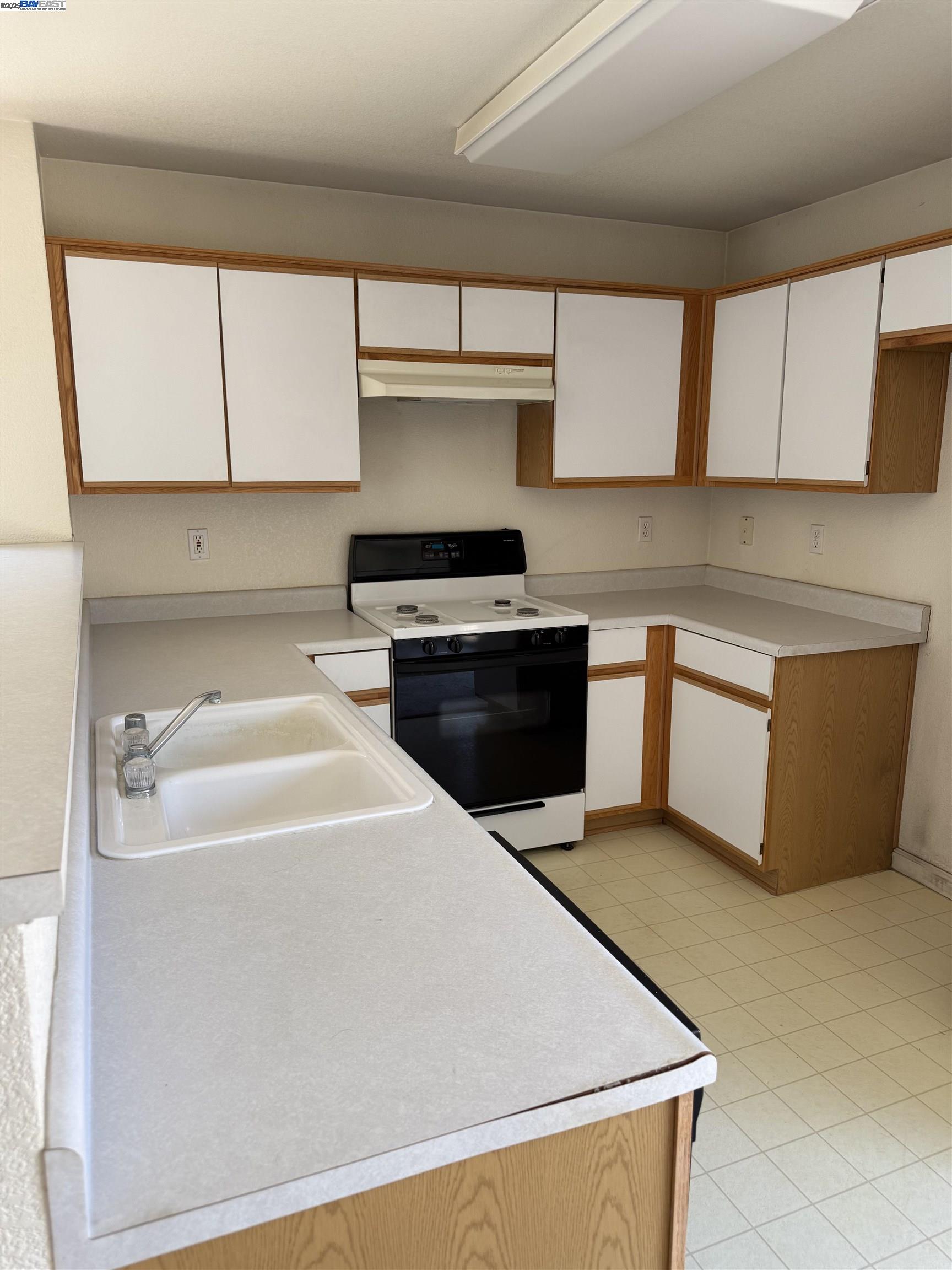 1019 Sparrow Hawk Lane