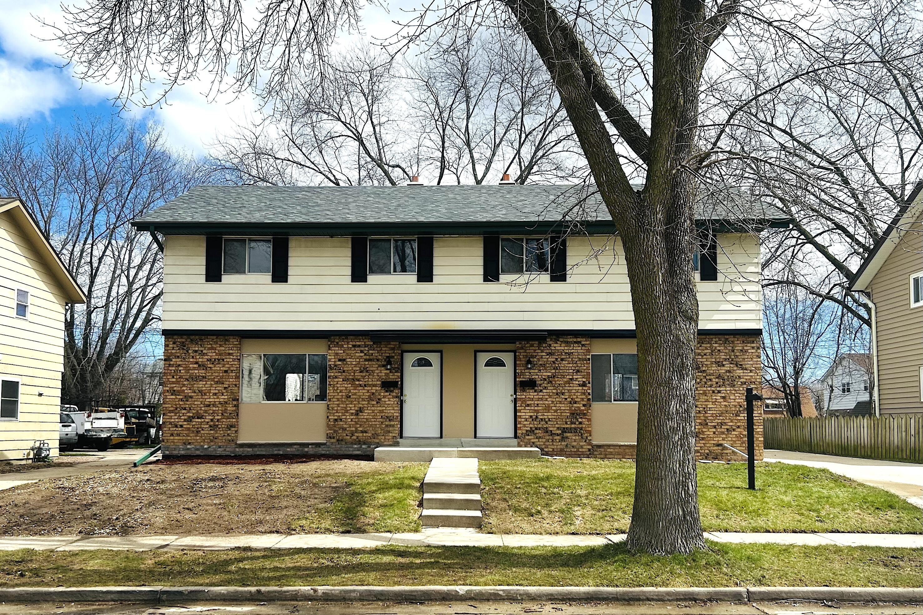 4916 N 106th St Unit: 4918