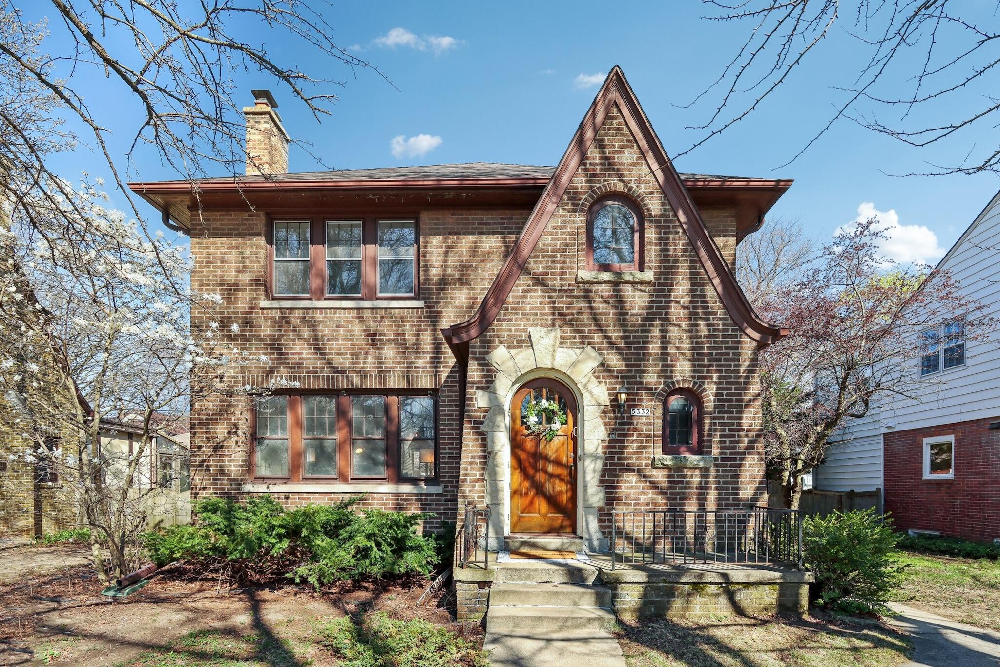 5332 N Diversey Blvd