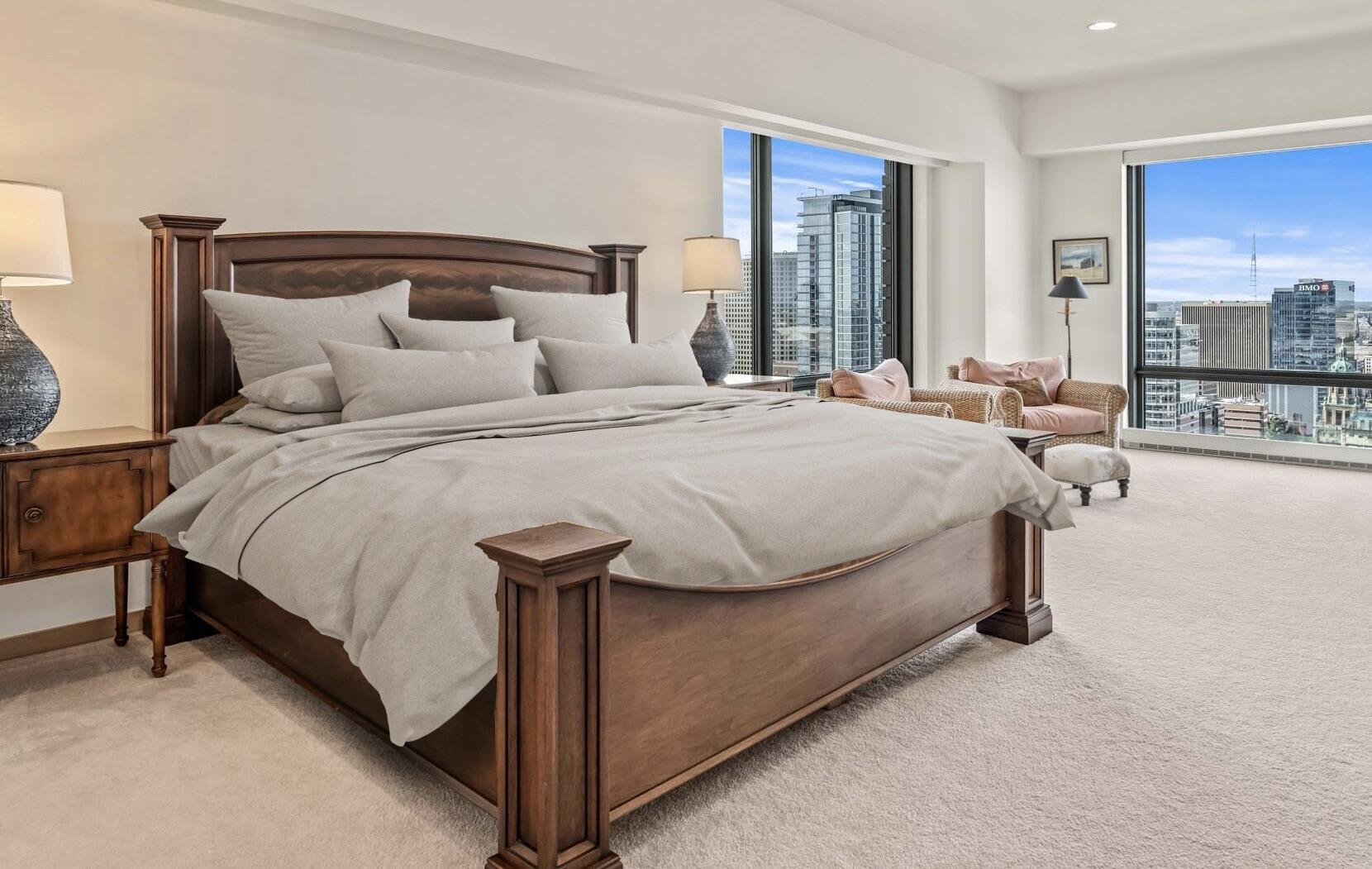 923 E Kilbourn Ave Unit: 2203