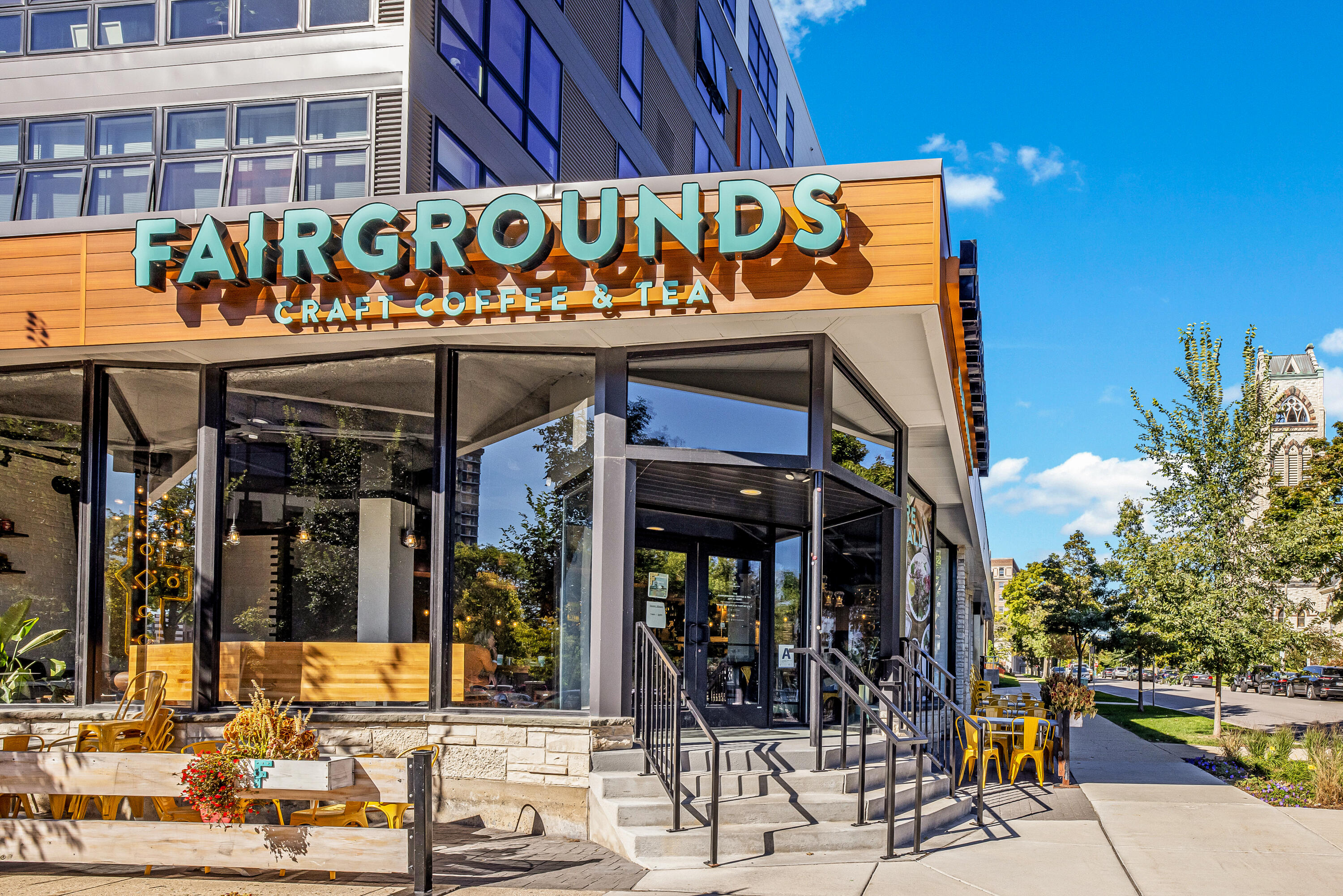 923 E Kilbourn Ave Unit: 2203
