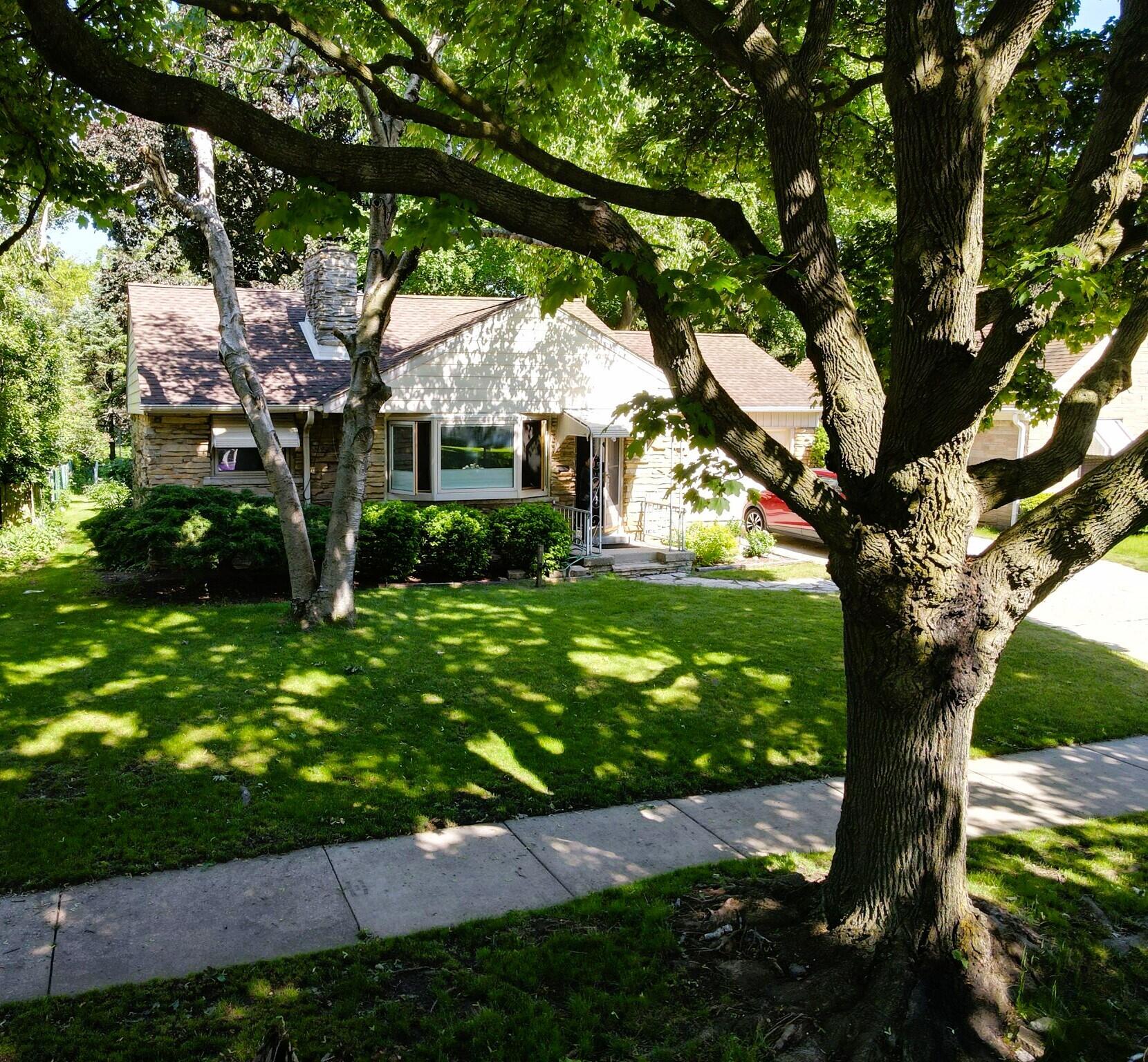 3538 N 82nd St