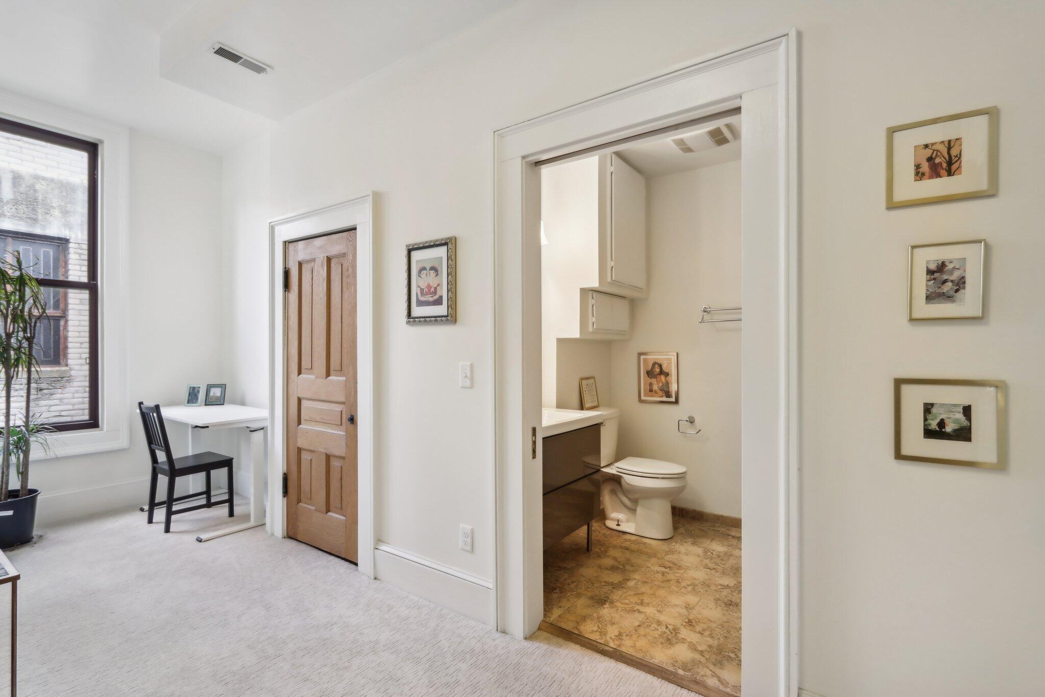 108 W Wells St Unit: 5A