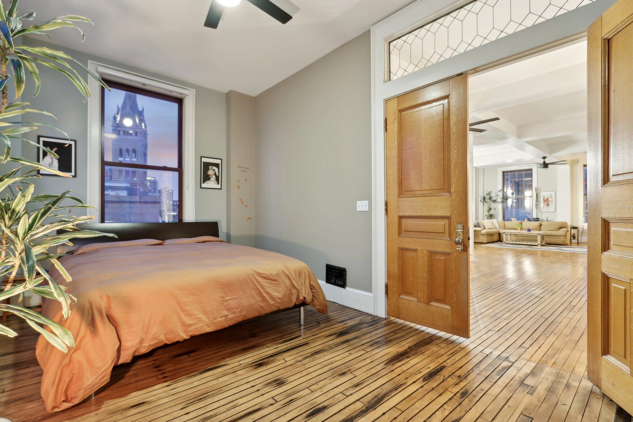 108 W Wells St Unit: 5A