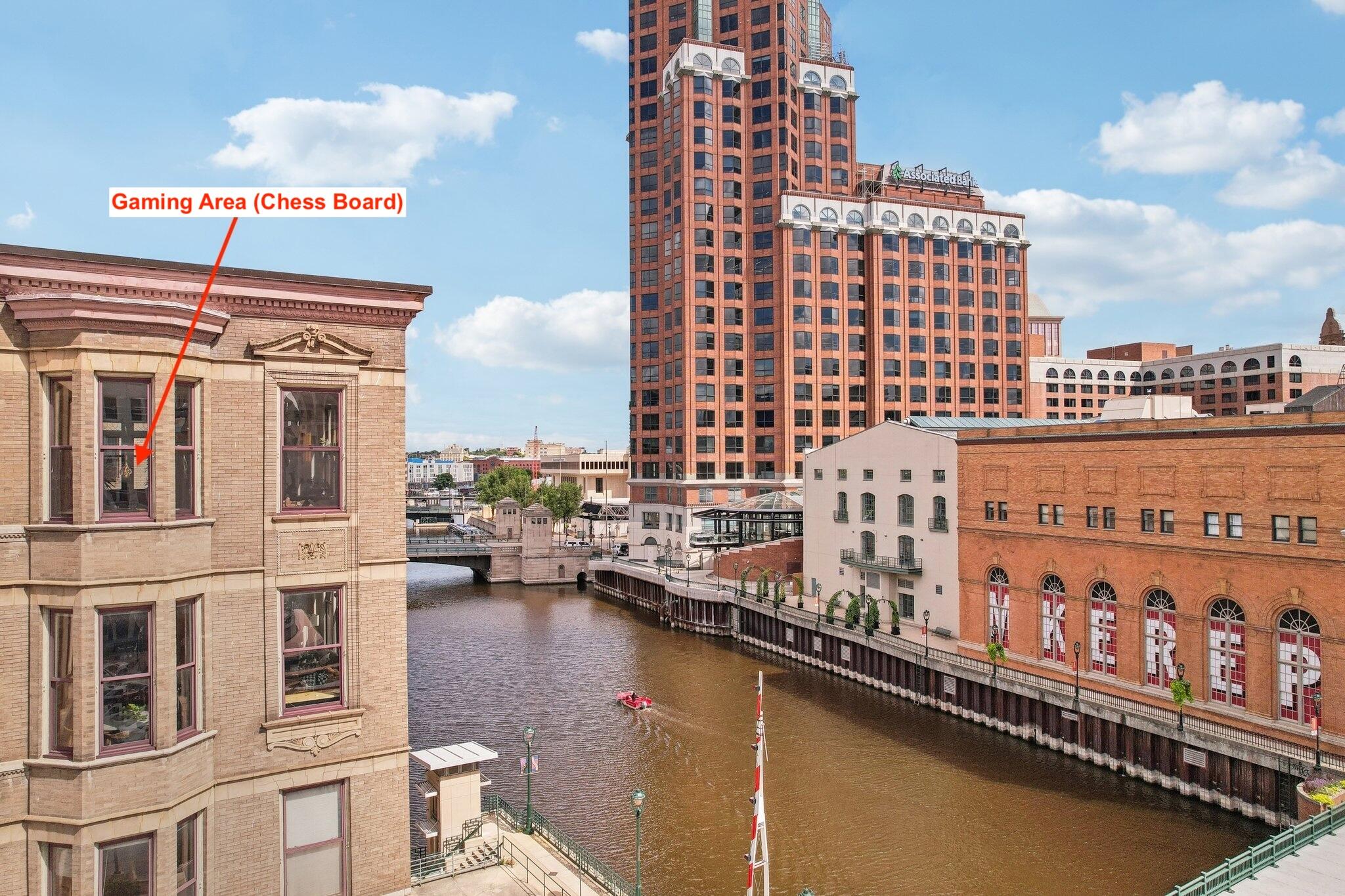 108 W Wells St Unit: 5A