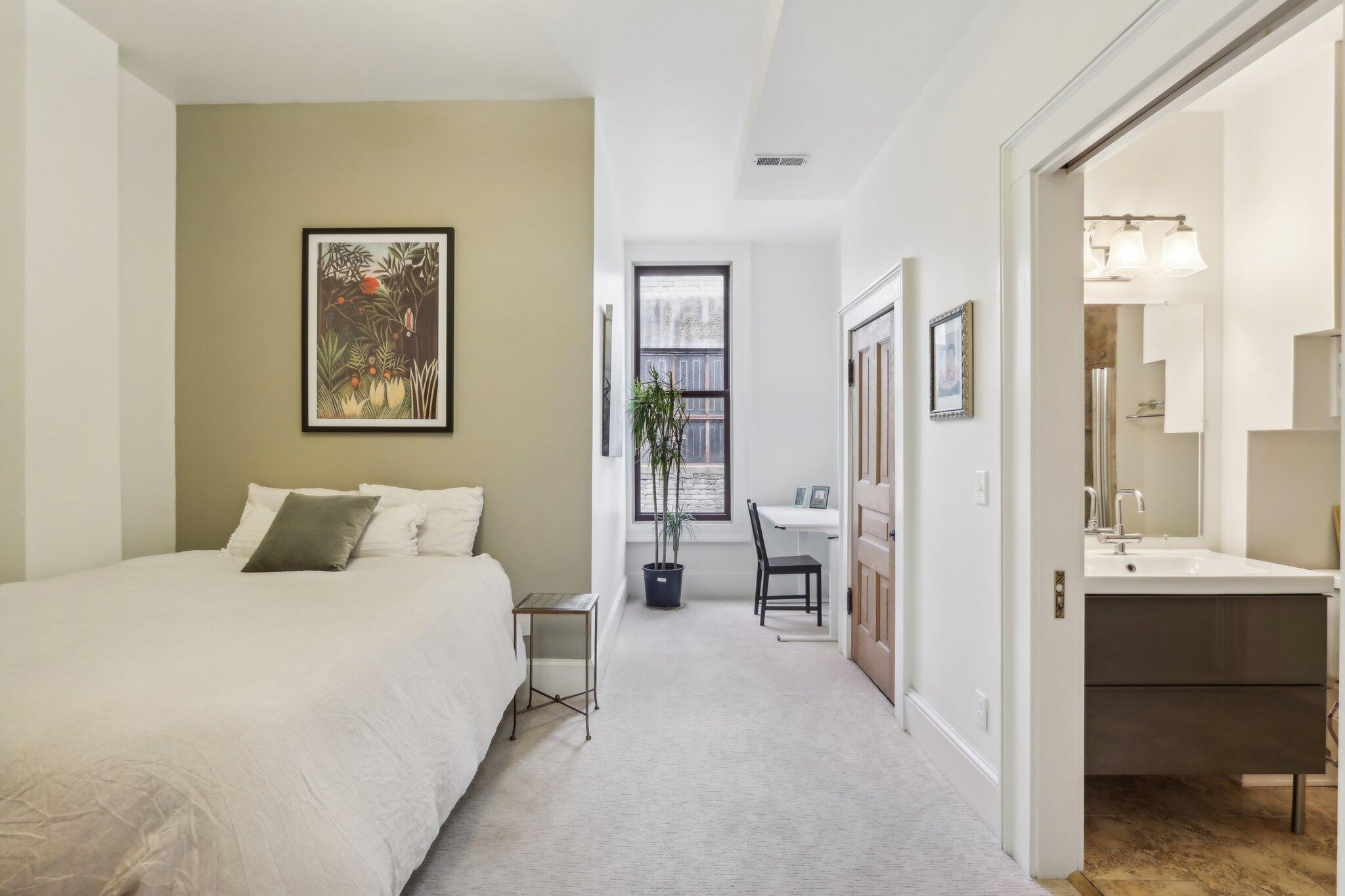 108 W Wells St Unit: 5A