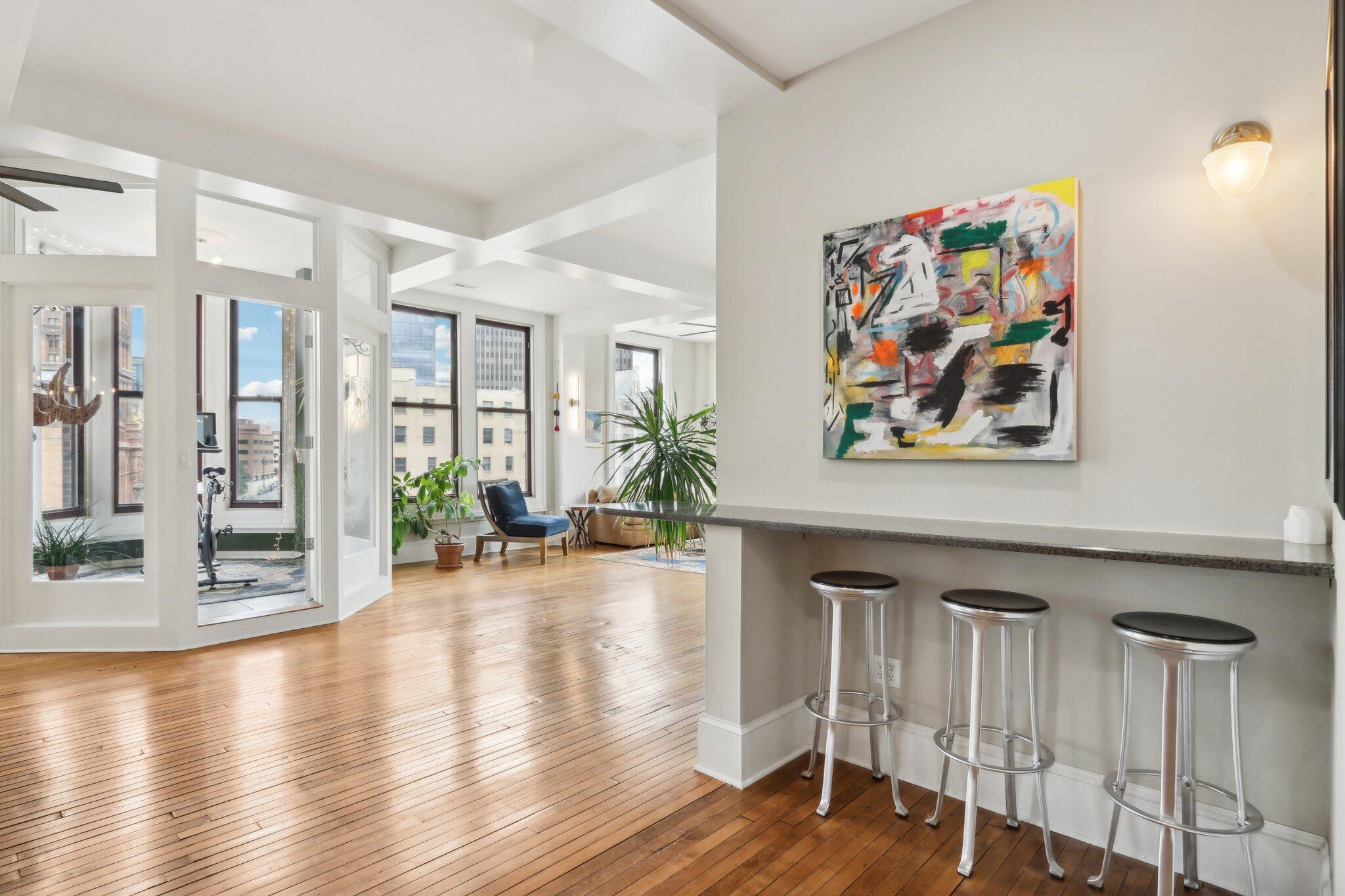 108 W Wells St Unit: 5A