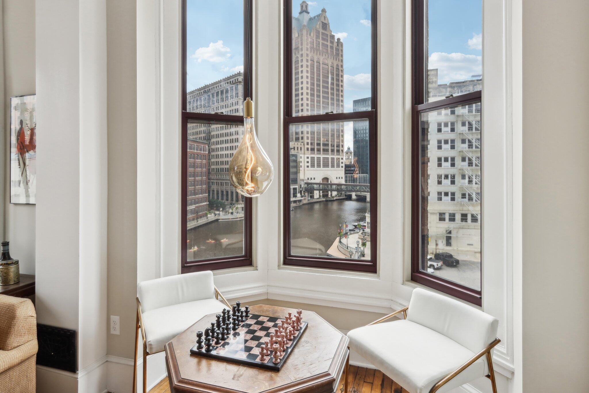 108 W Wells St Unit: 5A