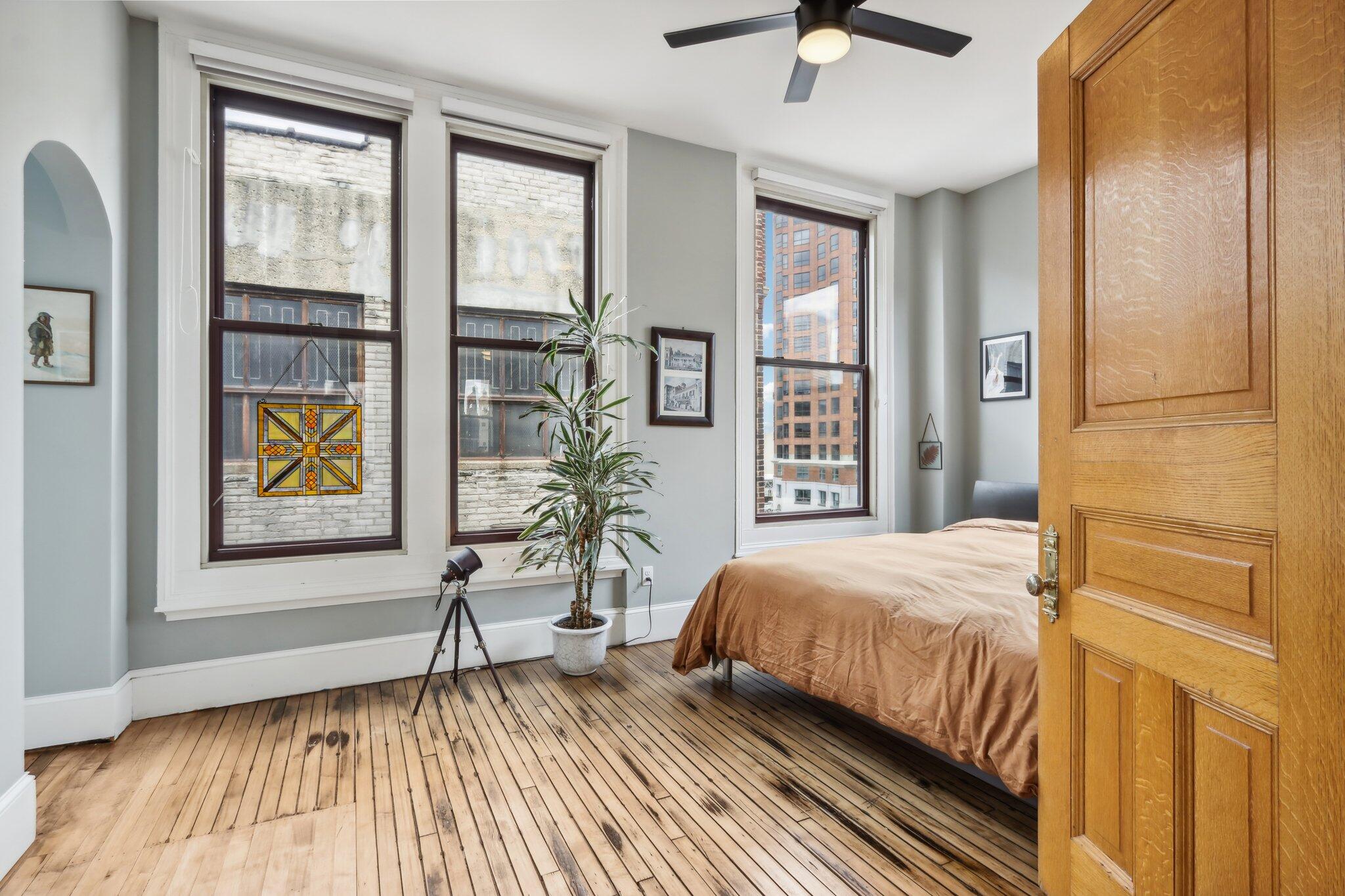 108 W Wells St Unit: 5A