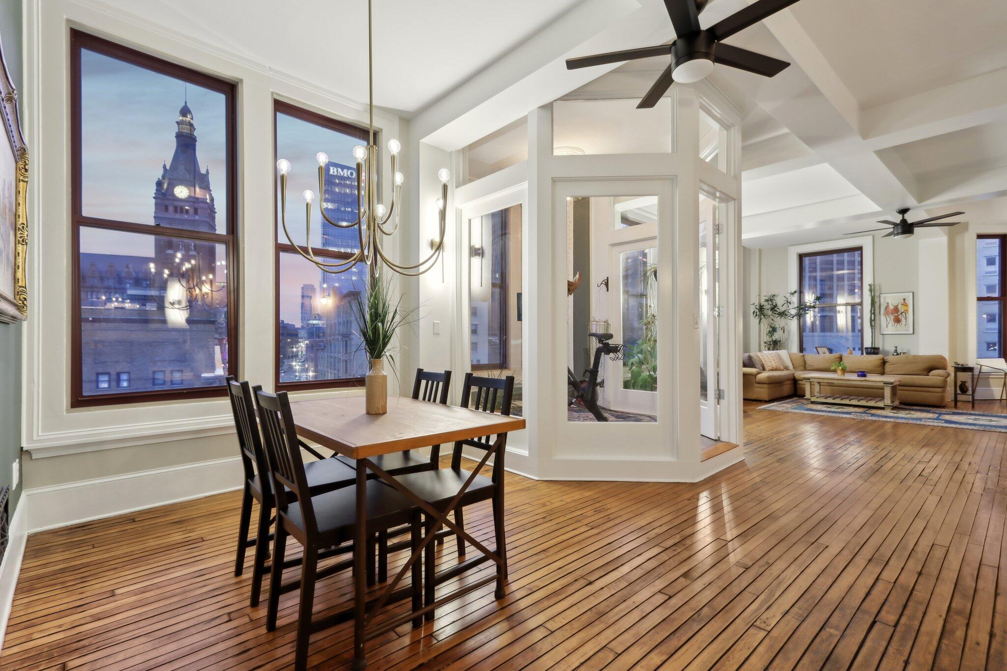 108 W Wells St Unit: 5A