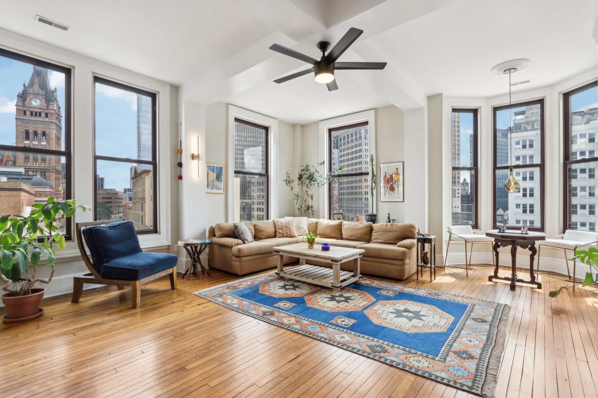 108 W Wells St Unit: 5A