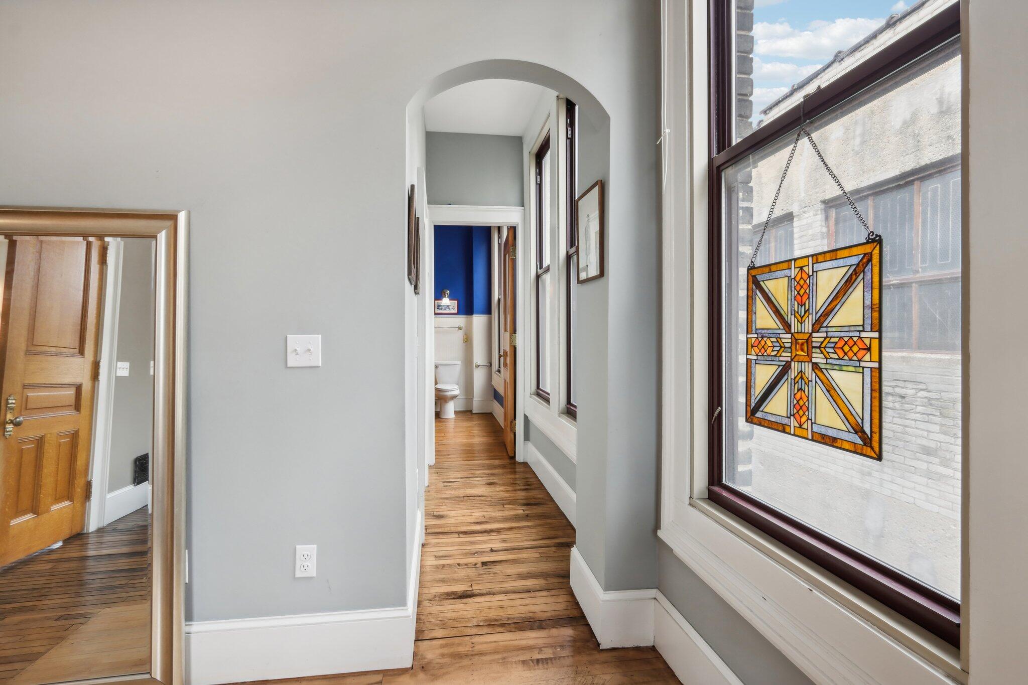 108 W Wells St Unit: 5A