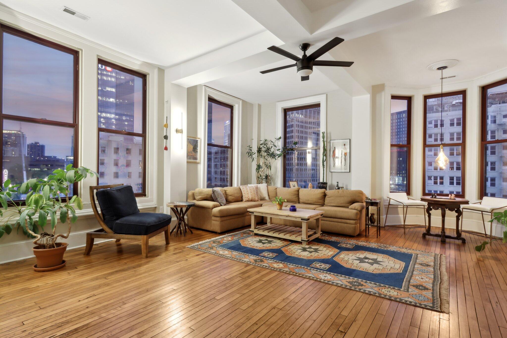108 W Wells St Unit: 5A