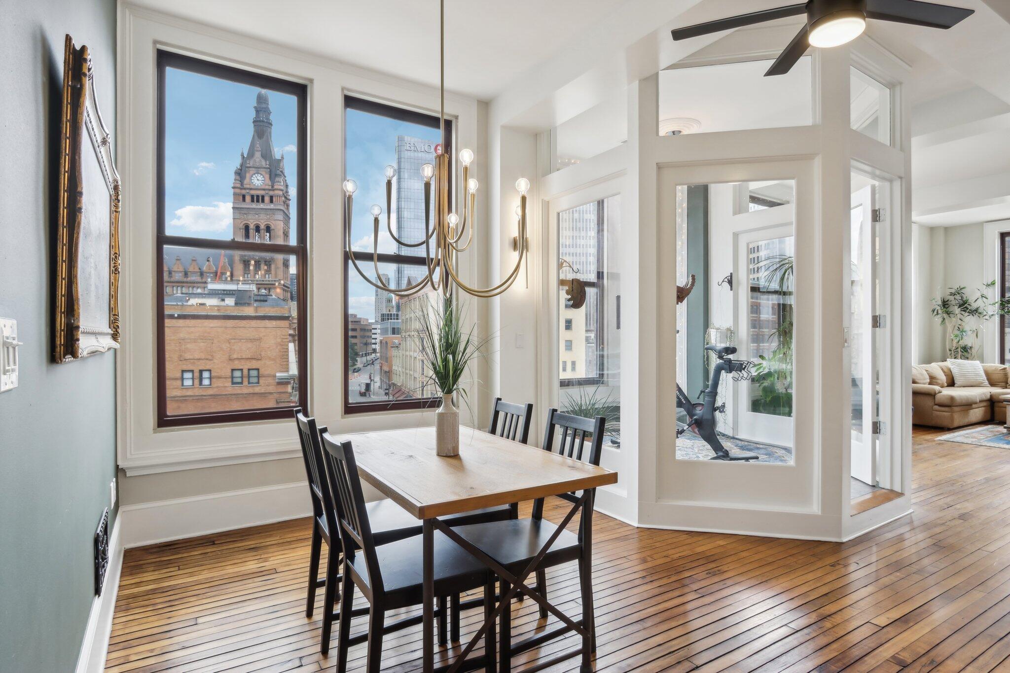 108 W Wells St Unit: 5A