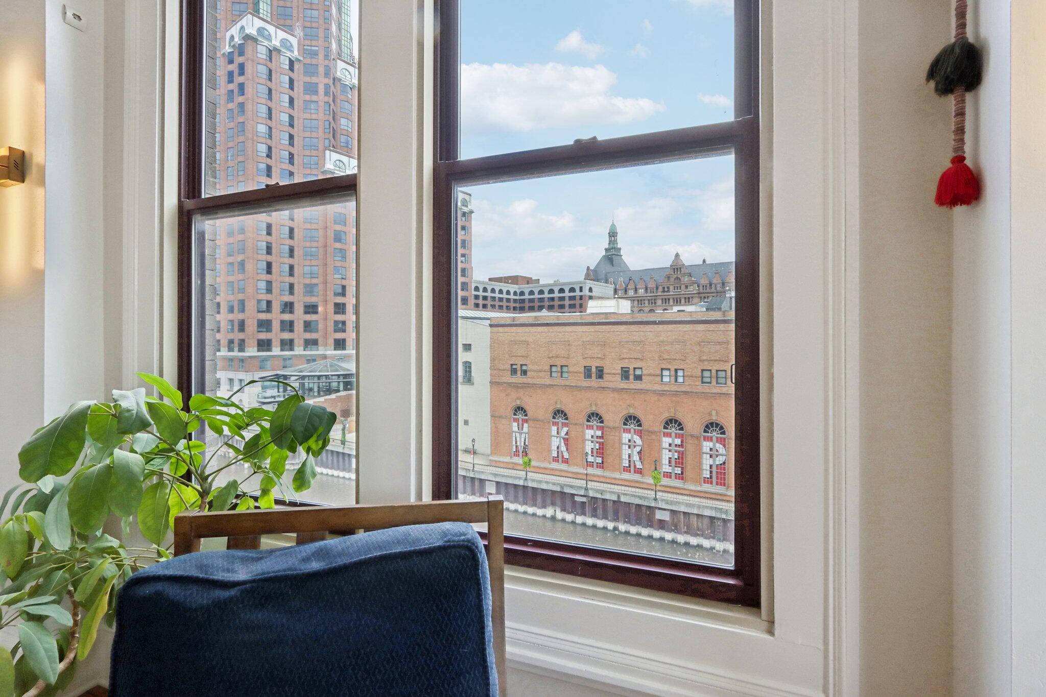 108 W Wells St Unit: 5A