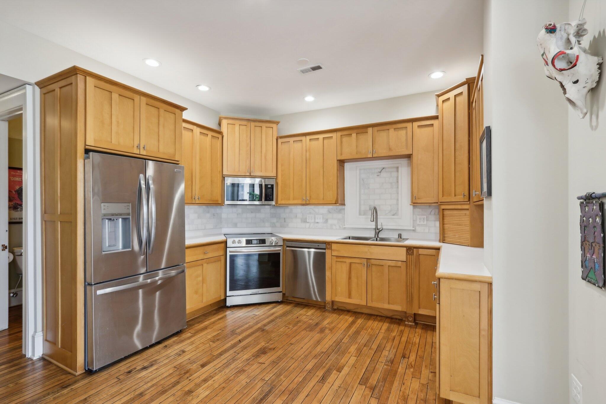 108 W Wells St Unit: 5A