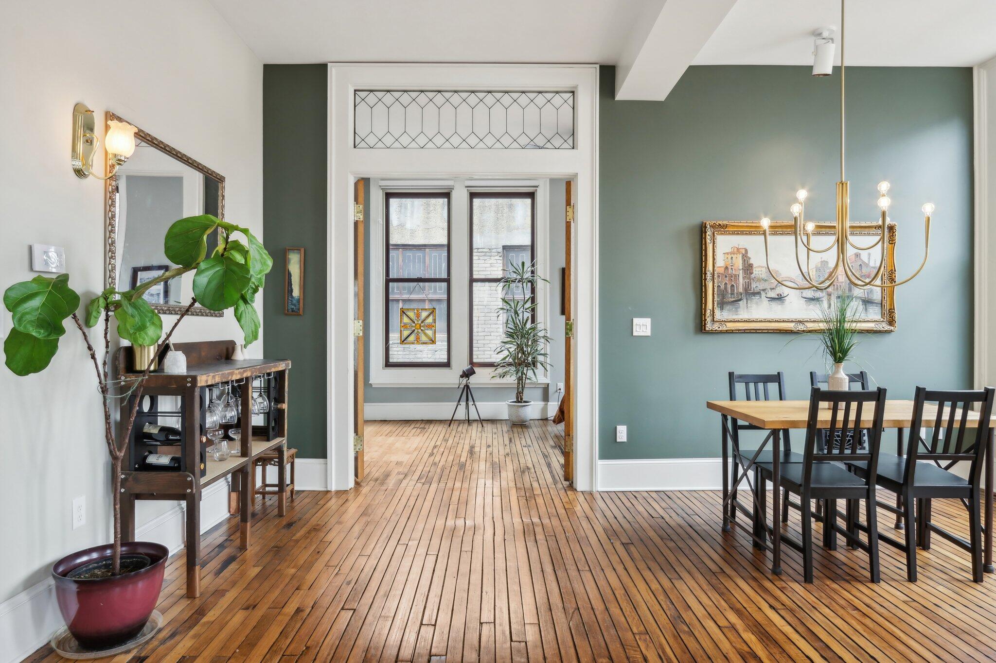 108 W Wells St Unit: 5A