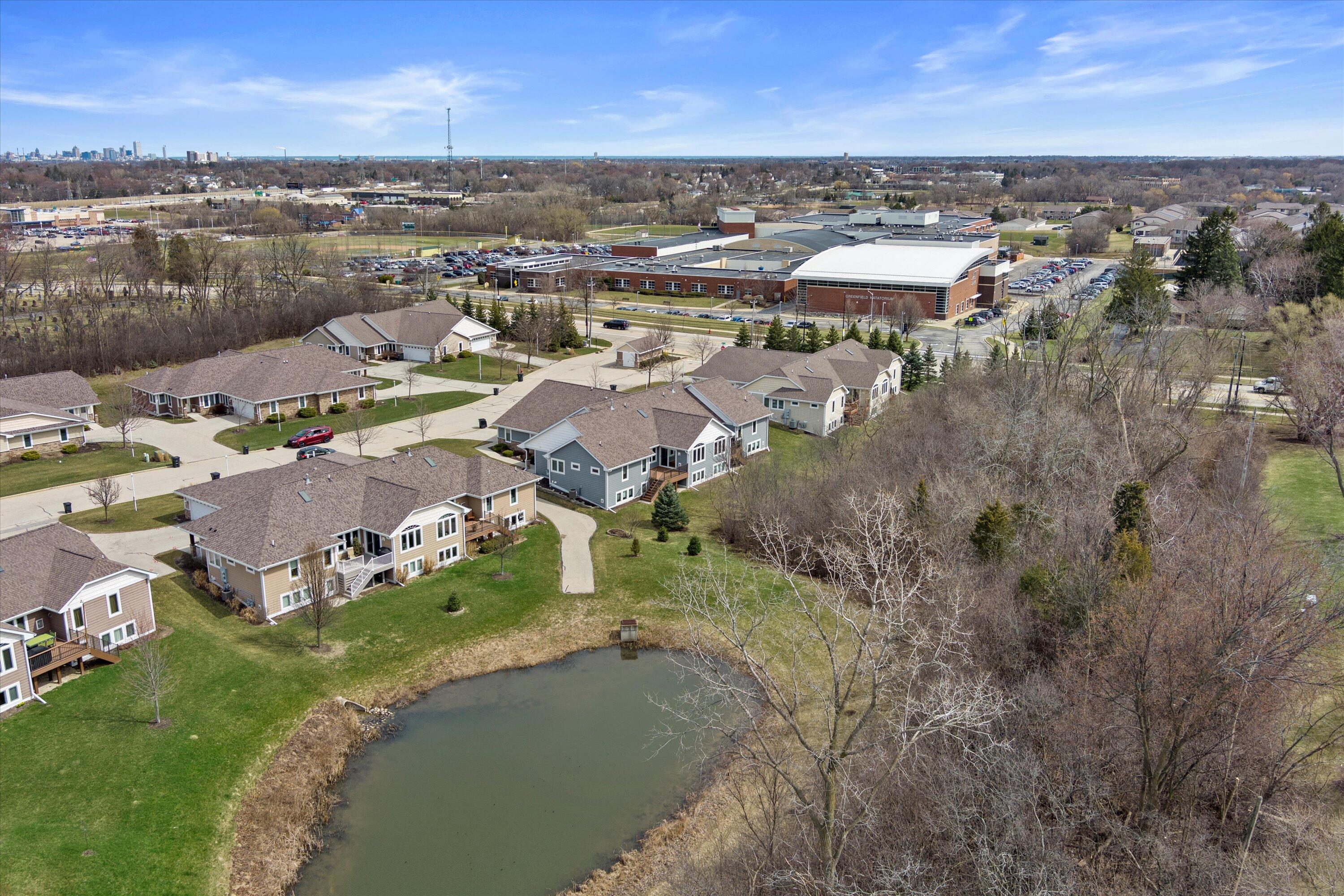 6059 W Woodview Ct